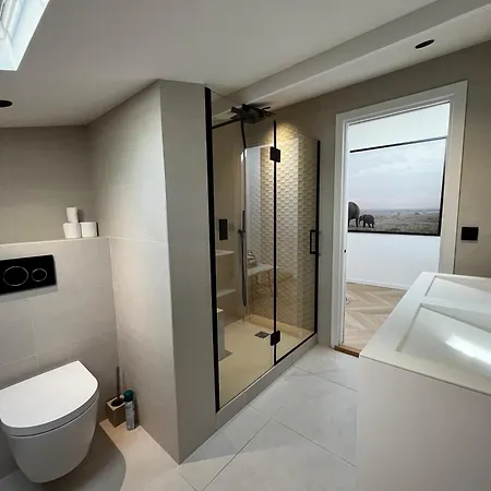 Rooftop Unique Vue / Vieil * أنتيب