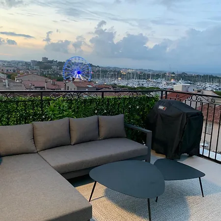 Rooftop Unique Vue / Vieil Apartment