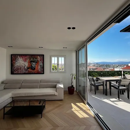 Rooftop Unique Vue / Vieil Apartman *